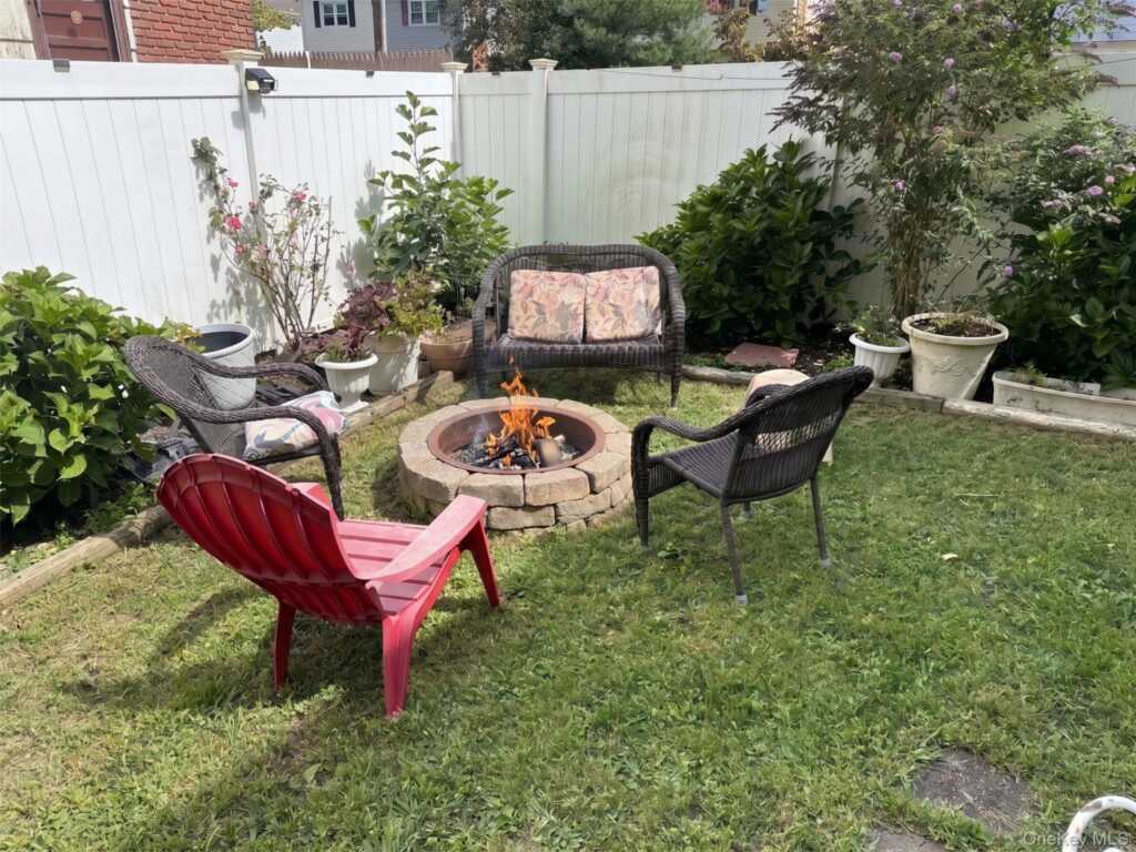 61 Lonergan Drive, Suffern, NY 10901 - Photo 11 of 21