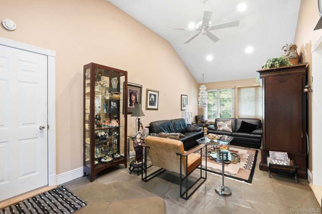 36 Havermill Road, New City, NY 10956 - Photo 13 of 24