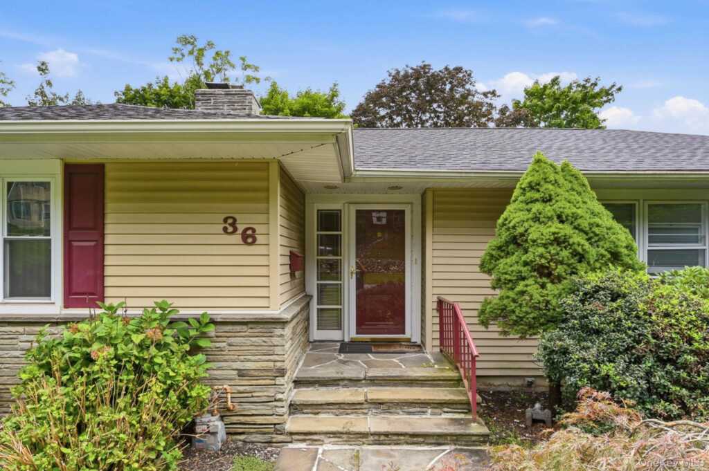 36 Havermill Road, New City, NY 10956 - Photo 2 of 24