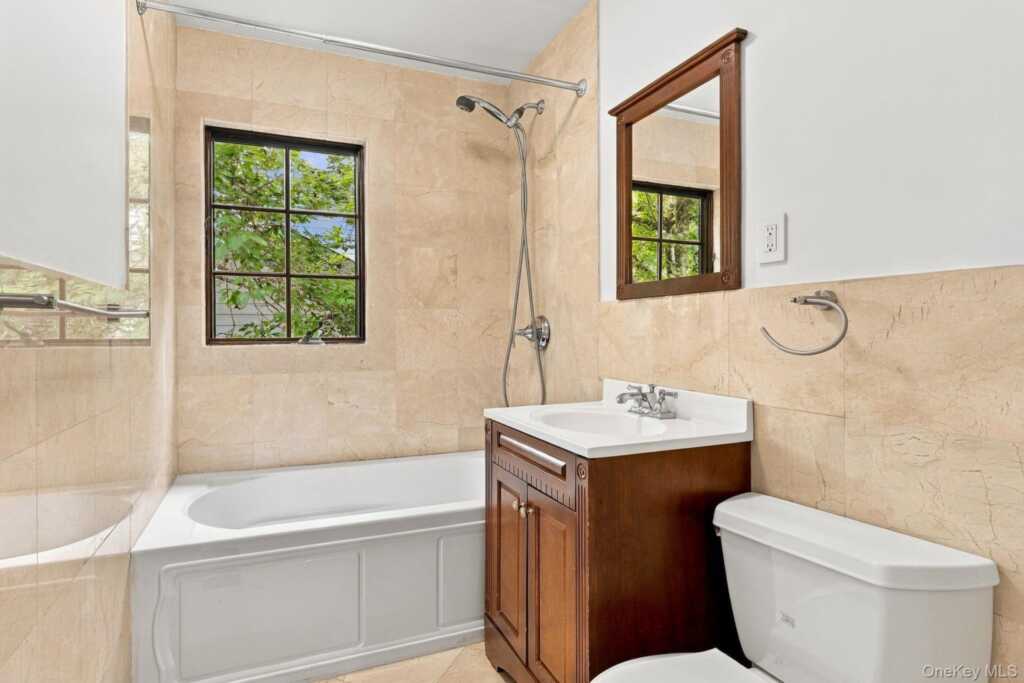 265 Old Mamaroneck Road, White Plains, NY 10605 - Photo 29 of 48