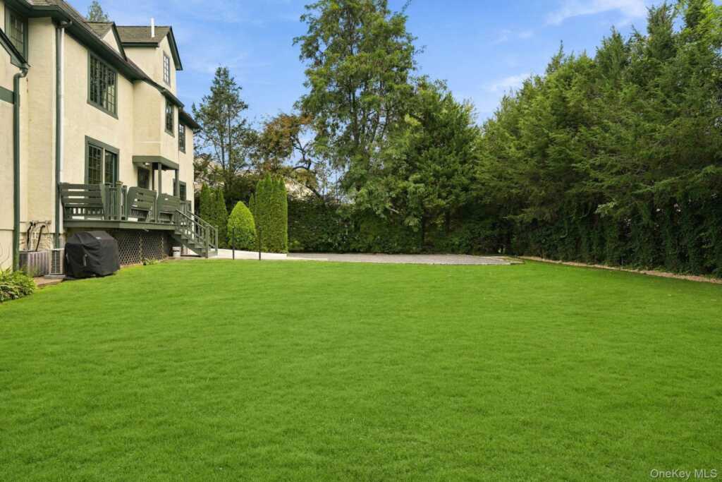265 Old Mamaroneck Road, White Plains, NY 10605 - Photo 42 of 48