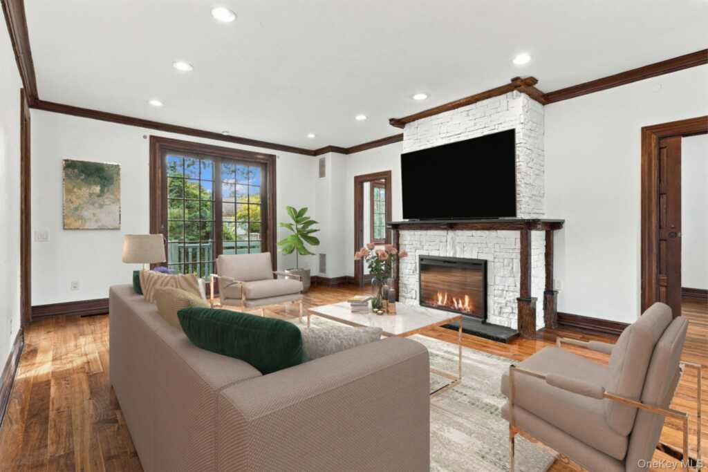 265 Old Mamaroneck Road, White Plains, NY 10605 - Photo 9 of 48