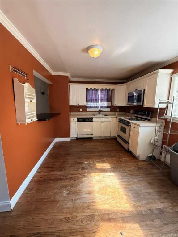 511 Locust Avenue, Rye, NY 10573 - Photo 4 of 13