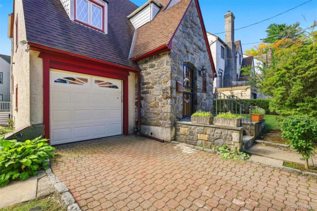 187 Neuton Avenue, Rye, NY 10573 - Photo 2 of 33