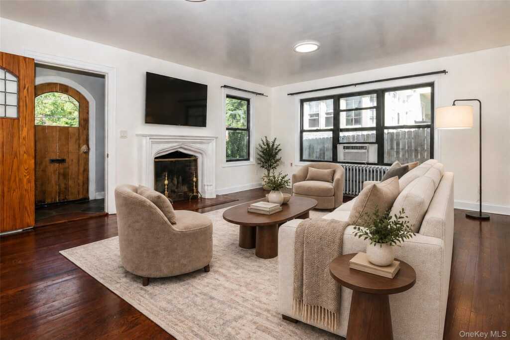 887 Webster Avenue, New Rochelle, NY 10804 - Photo 2 of 31