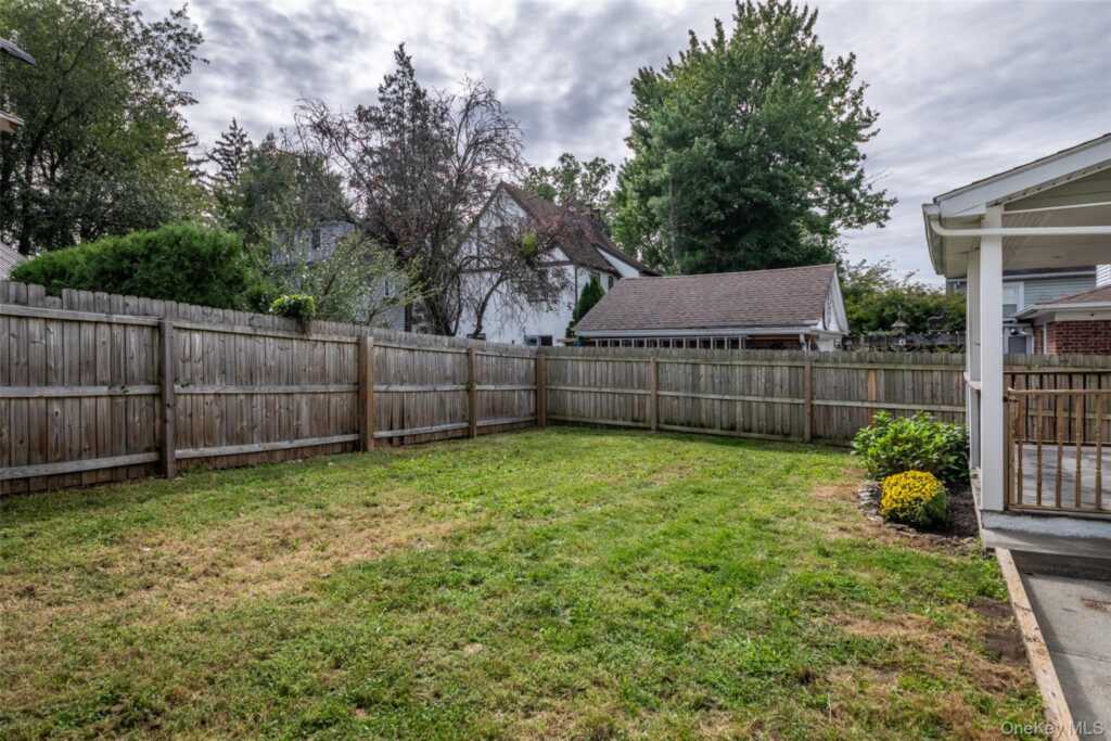 887 Webster Avenue, New Rochelle, NY 10804 - Photo 26 of 31