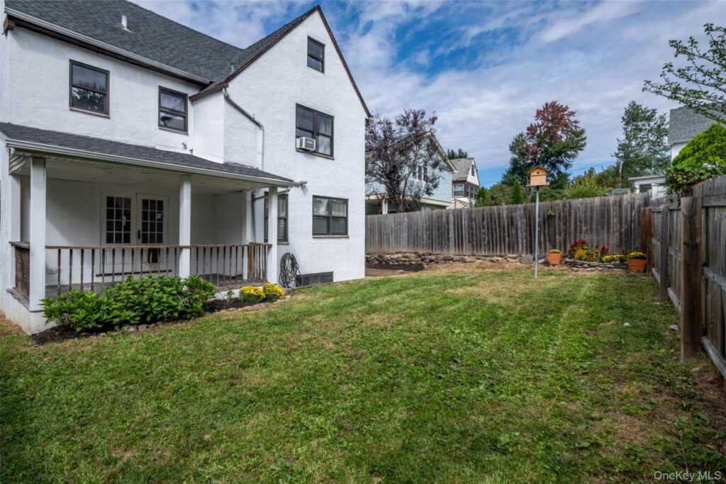 887 Webster Avenue, New Rochelle, NY 10804 - Photo 30 of 31