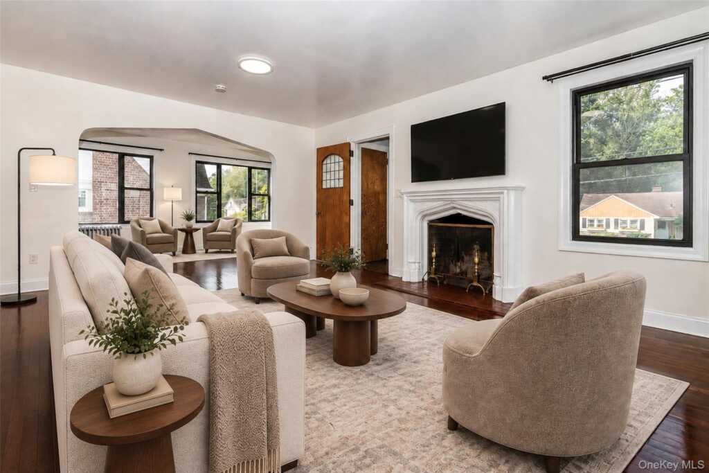 887 Webster Avenue, New Rochelle, NY 10804 - Photo 4 of 31