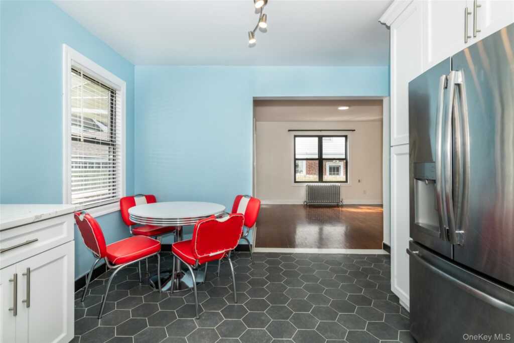 887 Webster Avenue, New Rochelle, NY 10804 - Photo 9 of 31