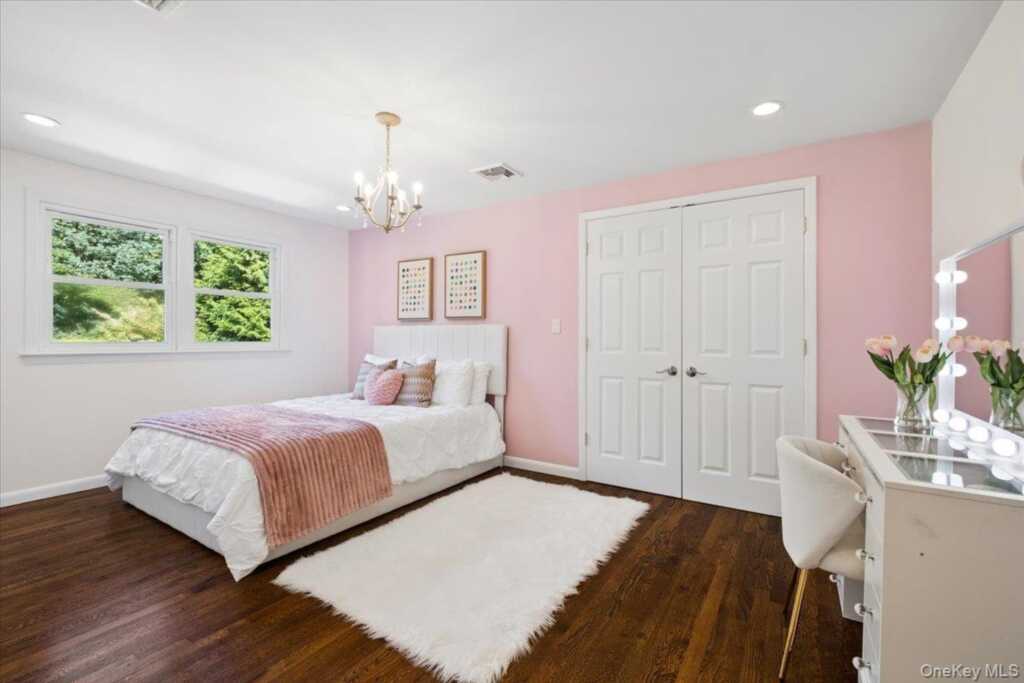 159 Wykagyl Terrace, New Rochelle, NY 10804 - Photo 13 of 27
