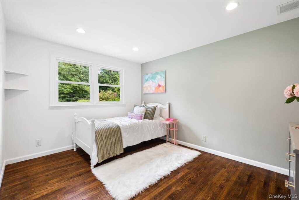 159 Wykagyl Terrace, New Rochelle, NY 10804 - Photo 14 of 27
