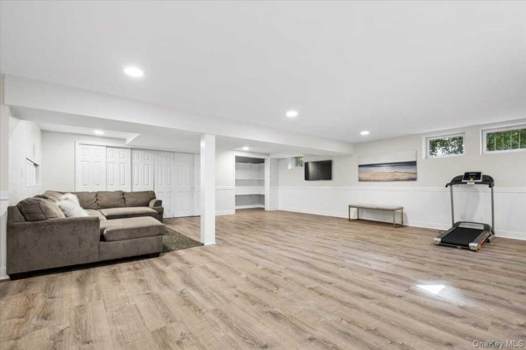 159 Wykagyl Terrace, New Rochelle, NY 10804 - Photo 19 of 27