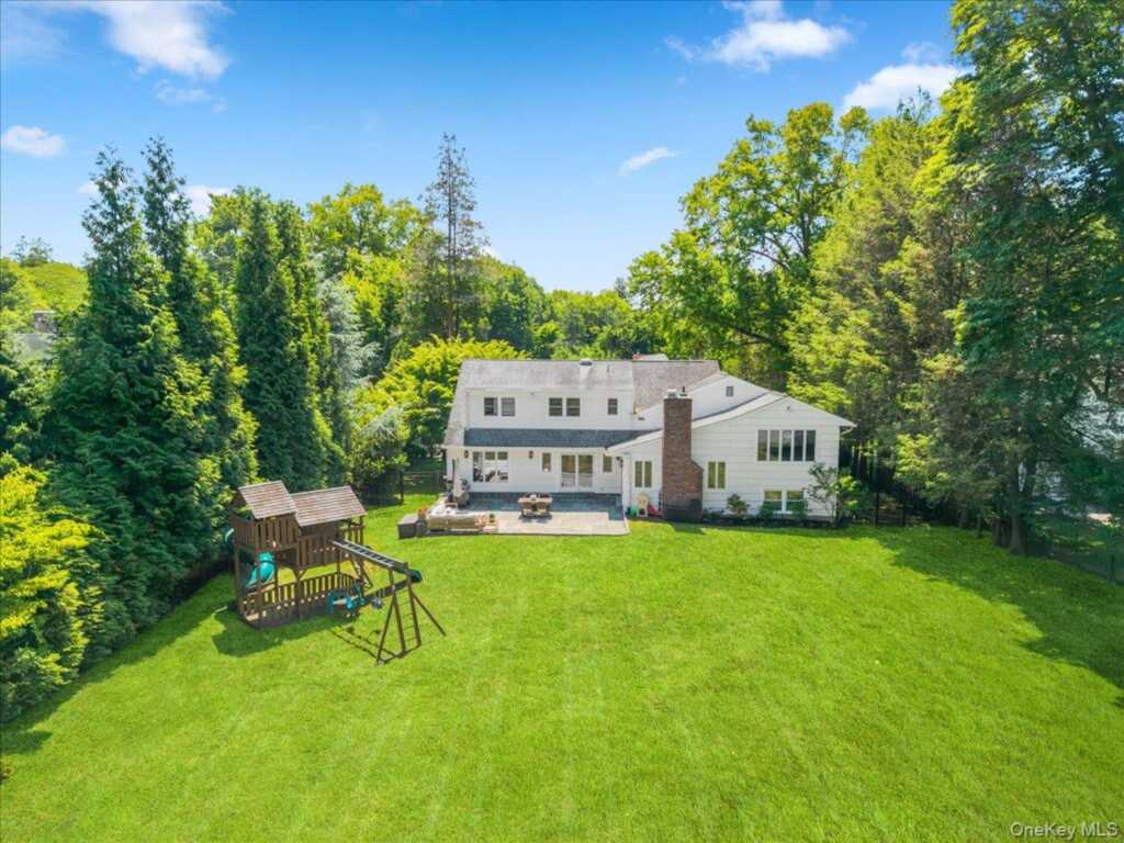 159 Wykagyl Terrace, New Rochelle, NY 10804 - Photo 2 of 27