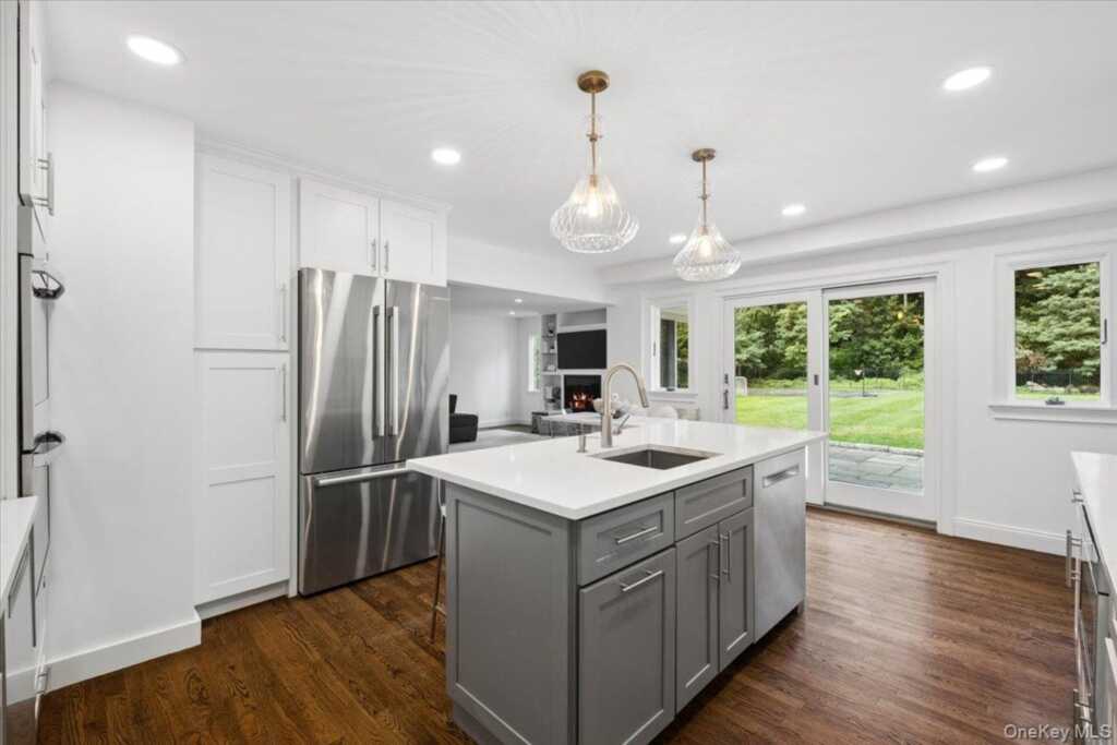 159 Wykagyl Terrace, New Rochelle, NY 10804 - Photo 5 of 27