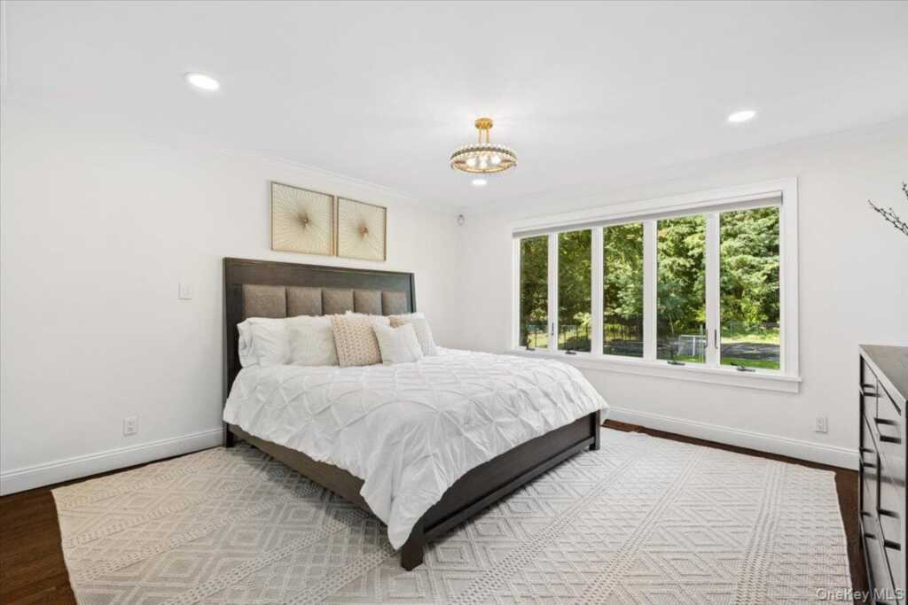 159 Wykagyl Terrace, New Rochelle, NY 10804 - Photo 8 of 27