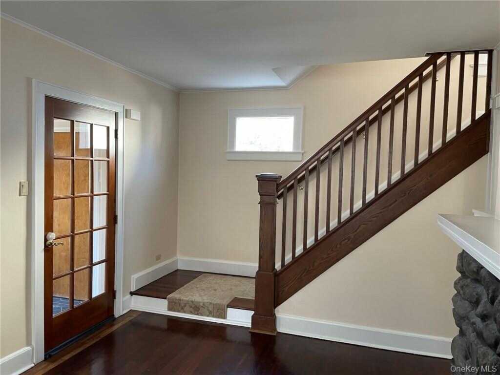39 Archer Avenue, White Plains, NY 10603 - Photo 5 of 19