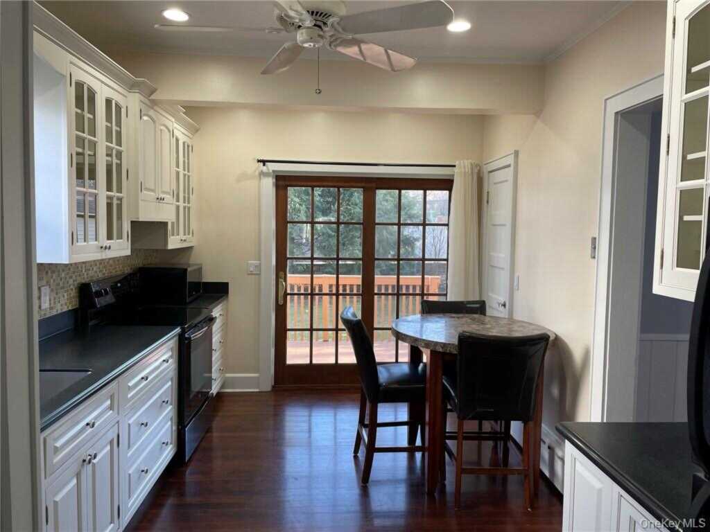 39 Archer Avenue, White Plains, NY 10603 - Photo 9 of 19