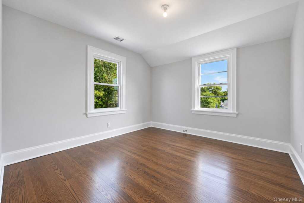 20 Archer Avenue, White Plains, NY 10603 - Photo 11 of 20