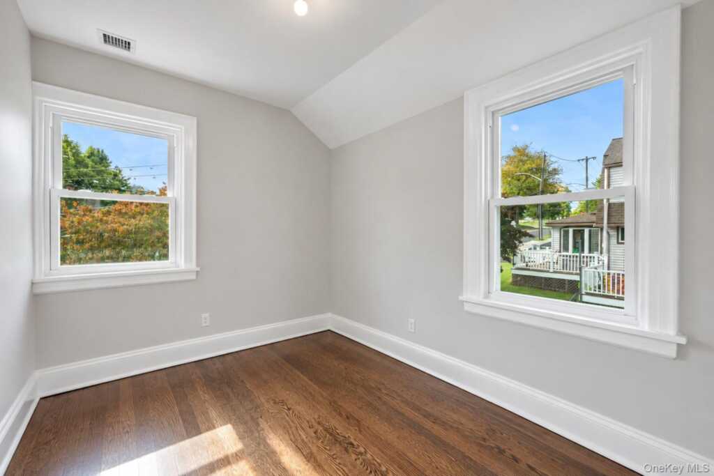 20 Archer Avenue, White Plains, NY 10603 - Photo 12 of 20