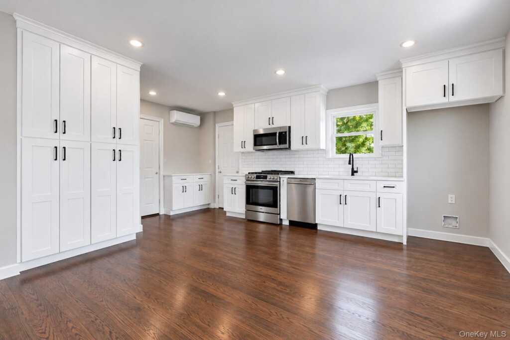 20 Archer Avenue, White Plains, NY 10603 - Photo 5 of 20