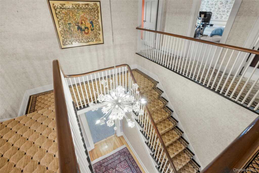 132 Overlook Road, New Rochelle, NY 10804 - Photo 12 of 37