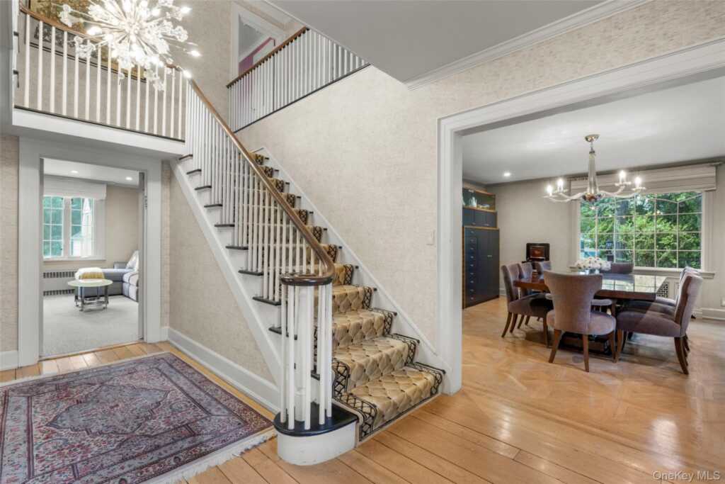 132 Overlook Road, New Rochelle, NY 10804 - Photo 2 of 37