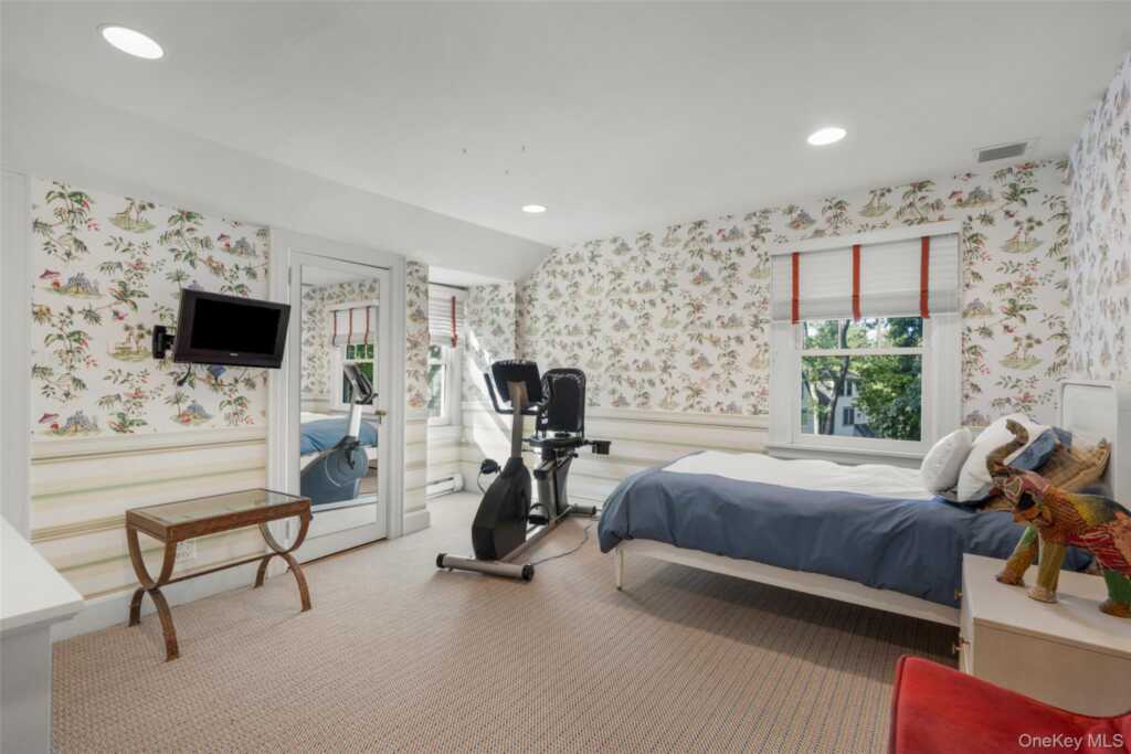 132 Overlook Road, New Rochelle, NY 10804 - Photo 20 of 37