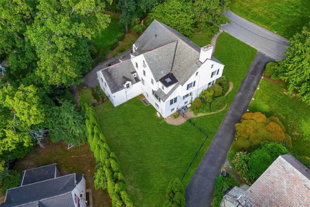 132 Overlook Road, New Rochelle, NY 10804 - Photo 27 of 37