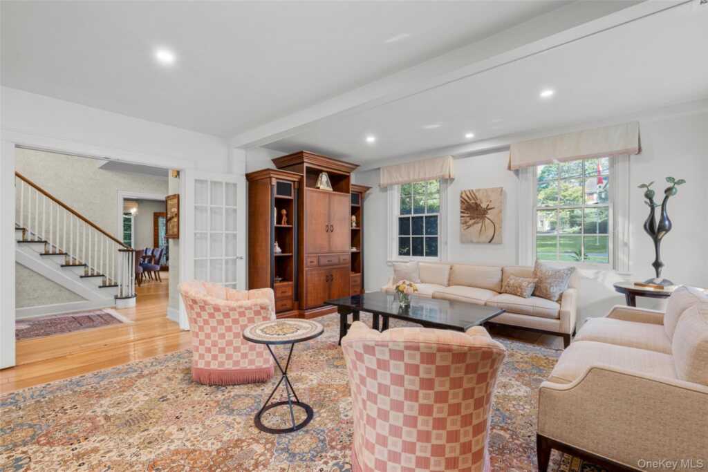 132 Overlook Road, New Rochelle, NY 10804 - Photo 3 of 37