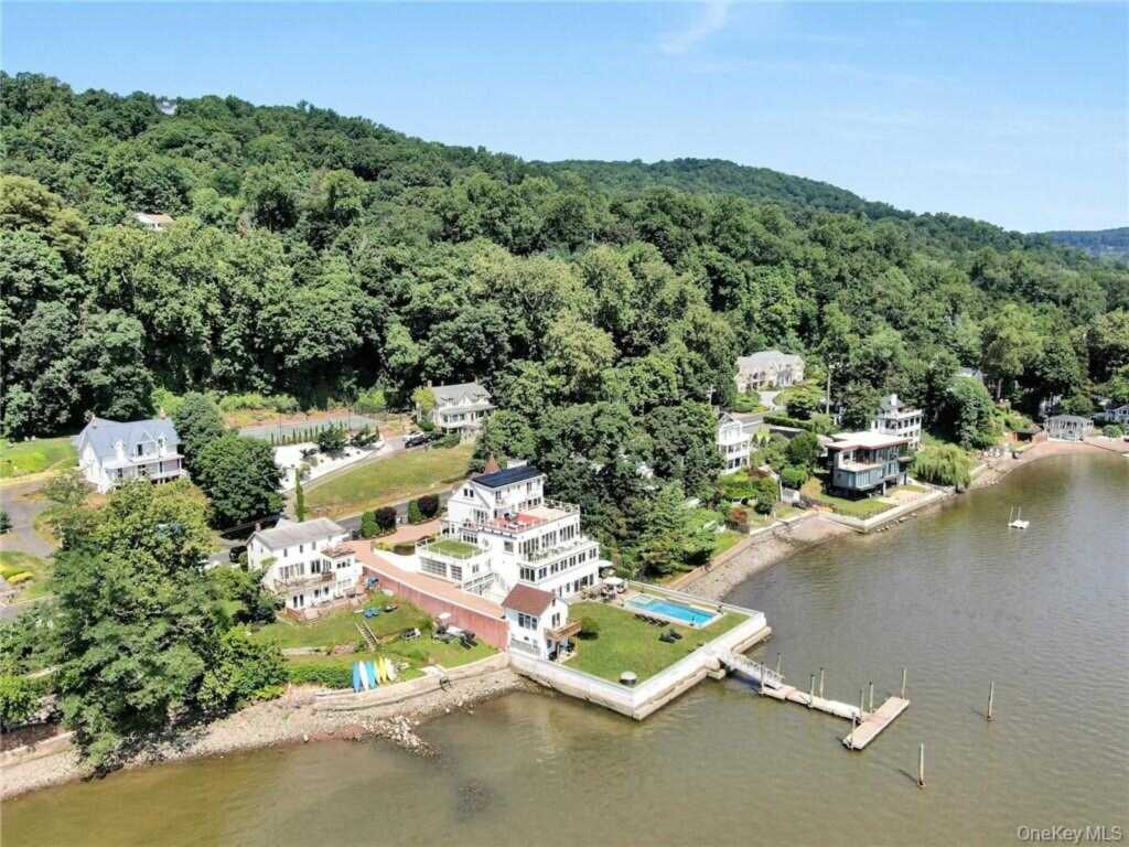 74 River Road, Nyack, NY 10960
