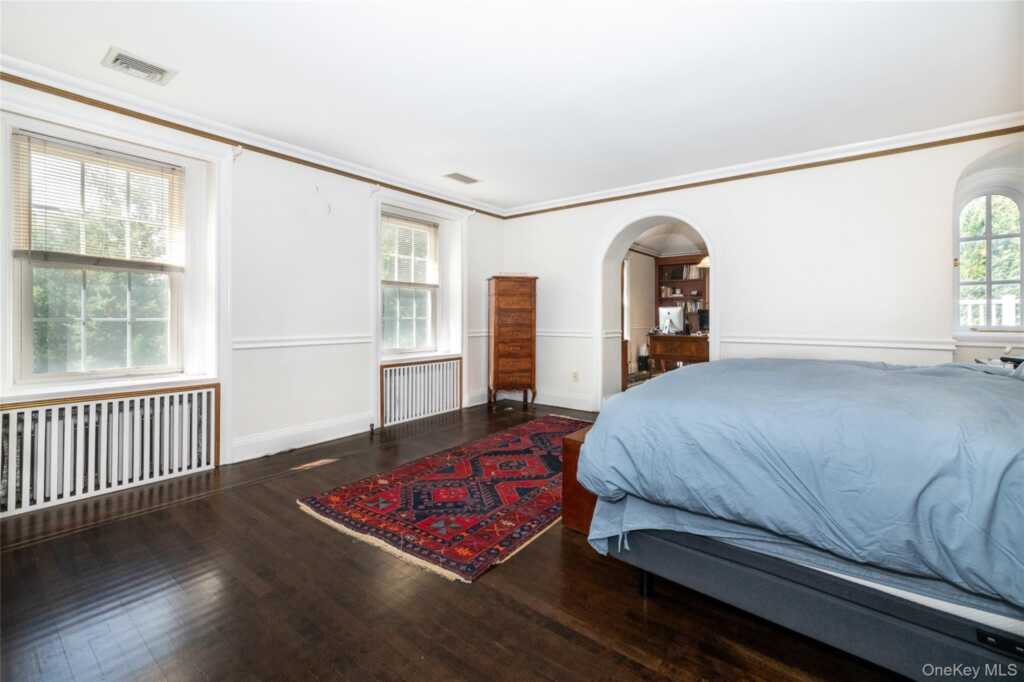 209 Beechmont Drive, New Rochelle, NY 10804 - Photo 15 of 48