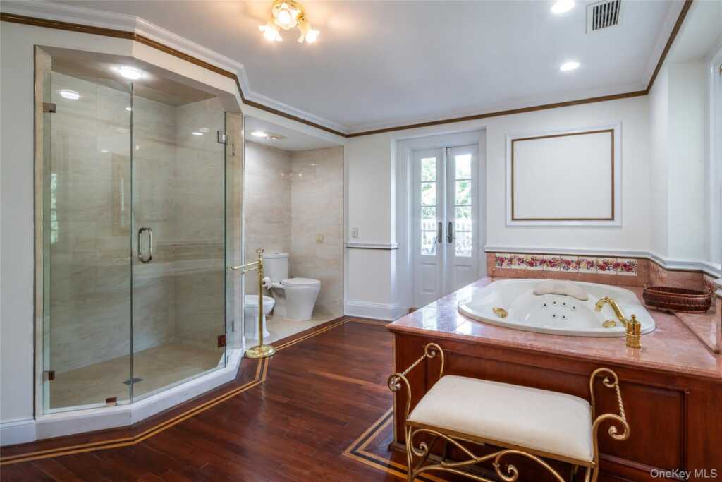 209 Beechmont Drive, New Rochelle, NY 10804 - Photo 19 of 48