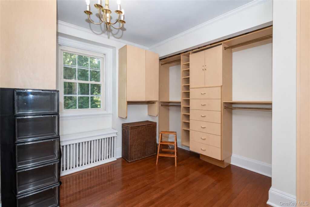 209 Beechmont Drive, New Rochelle, NY 10804 - Photo 21 of 48