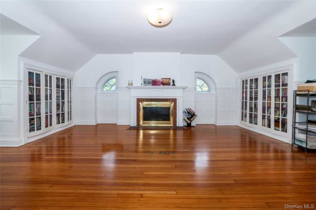209 Beechmont Drive, New Rochelle, NY 10804 - Photo 29 of 48