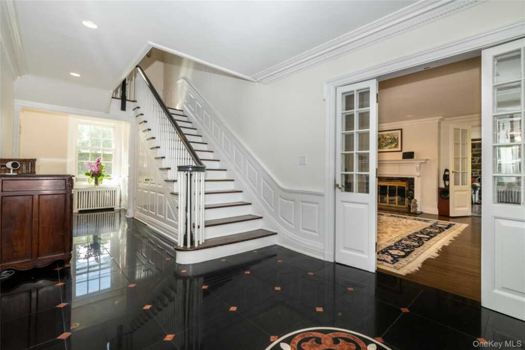 209 Beechmont Drive, New Rochelle, NY 10804 - Photo 3 of 48