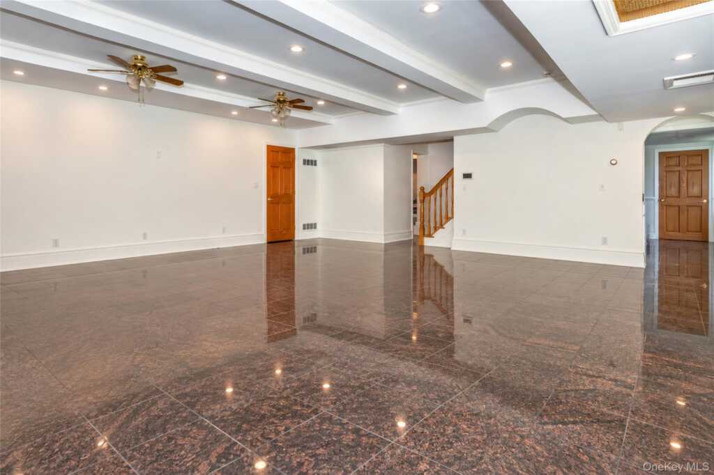 209 Beechmont Drive, New Rochelle, NY 10804 - Photo 33 of 48