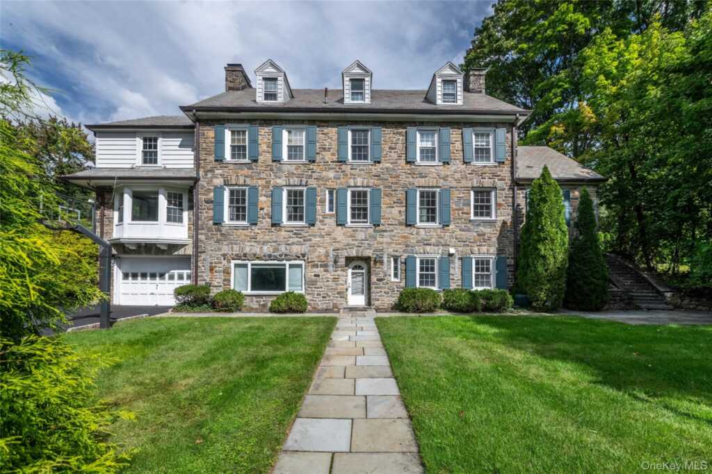 209 Beechmont Drive, New Rochelle, NY 10804 - Photo 38 of 48