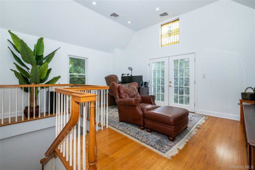 209 Beechmont Drive, New Rochelle, NY 10804 - Photo 44 of 48