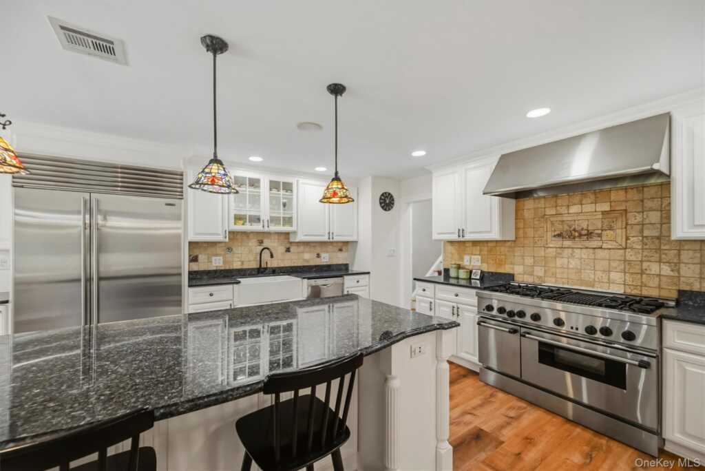 22 Beaumont Drive, New City, NY 10956 - Photo 11 of 48