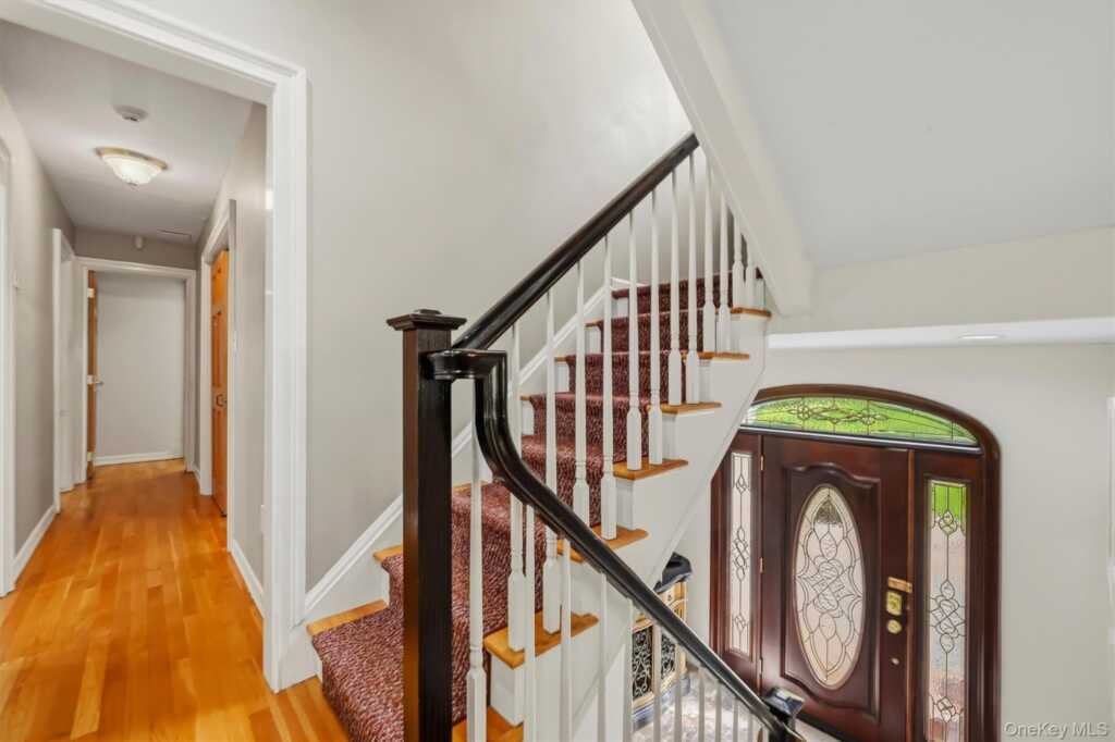 22 Beaumont Drive, New City, NY 10956 - Photo 5 of 48