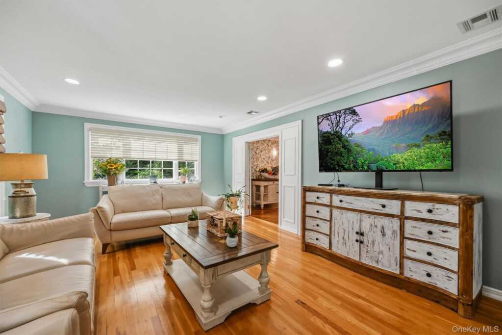 22 Beaumont Drive, New City, NY 10956 - Photo 7 of 48