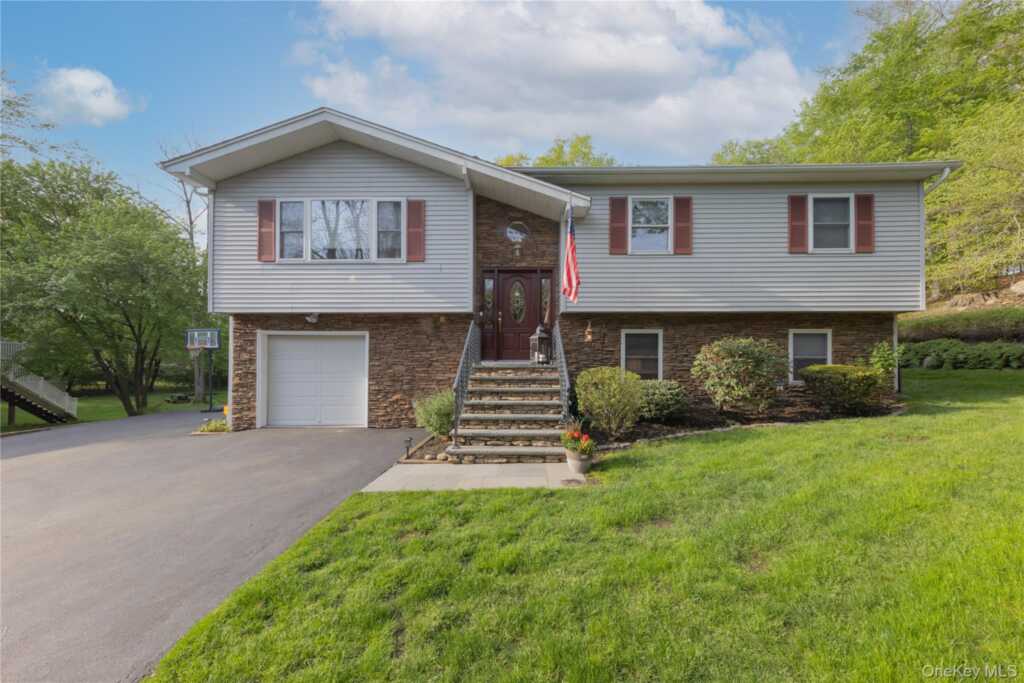 5 Nickolaus Lane, Nanuet, NY 10954