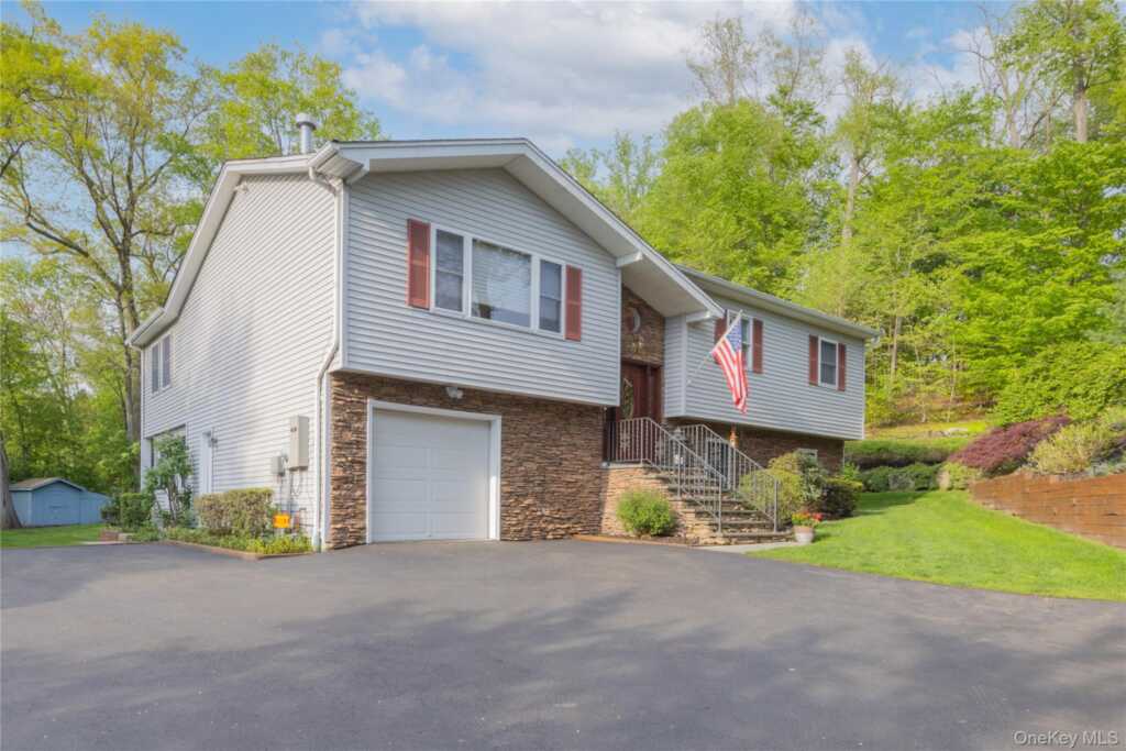5 Nickolaus Lane, Nanuet, NY 10954 - Photo 2 of 30