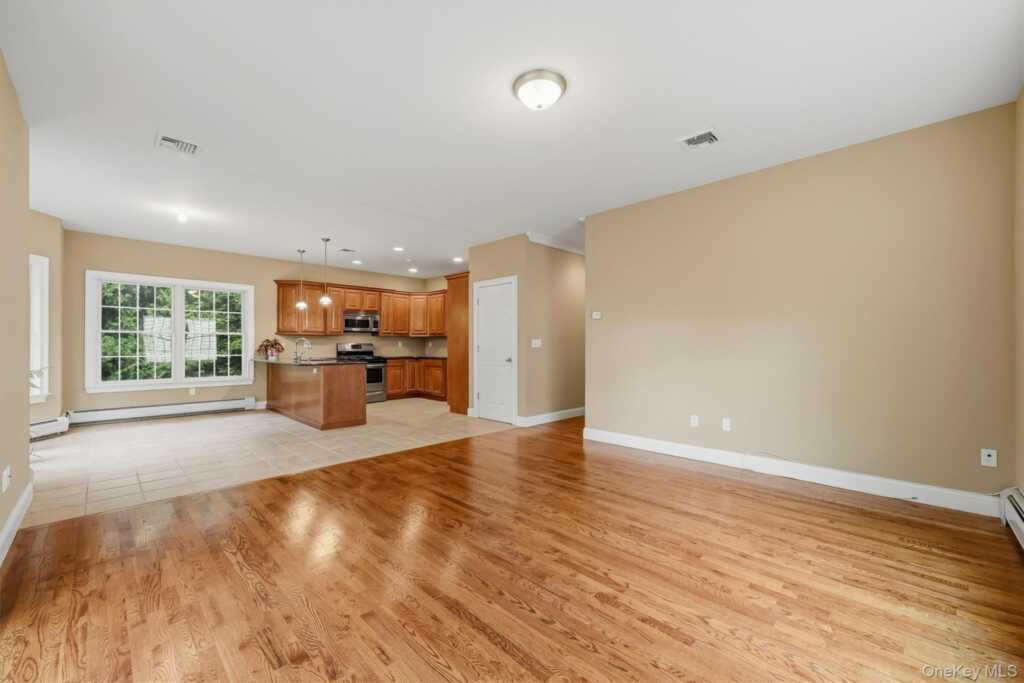 118 Ridge Road, Valley Cottage, NY 10989 - Photo 14 of 41