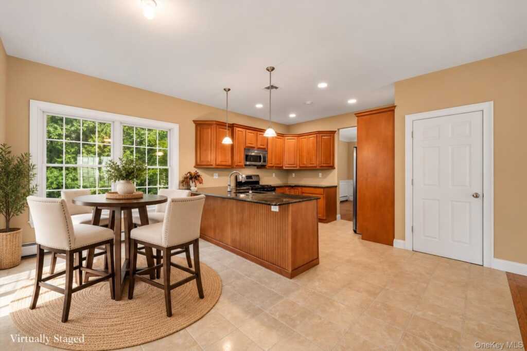 118 Ridge Road, Valley Cottage, NY 10989 - Photo 16 of 41
