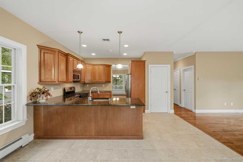 118 Ridge Road, Valley Cottage, NY 10989 - Photo 17 of 41