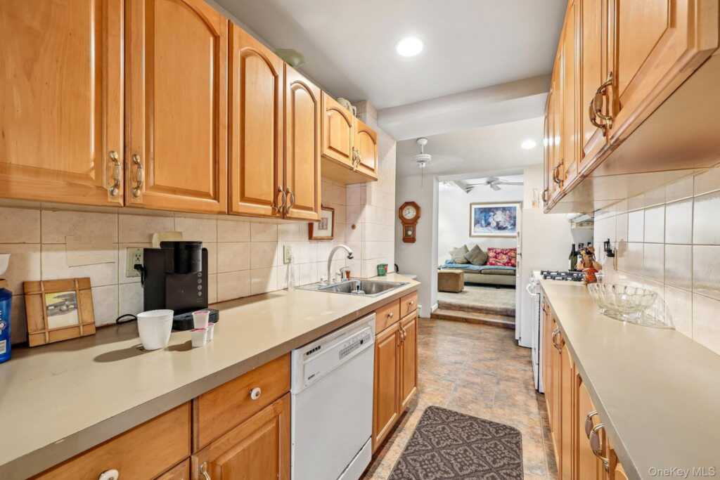 10 4th Street, New Rochelle, NY 10801 - Photo 12 of 24