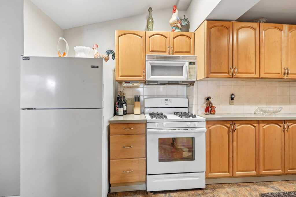 10 4th Street, New Rochelle, NY 10801 - Photo 13 of 24