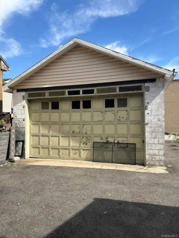17 3rd Street, New Rochelle, NY 10801 - Photo 3 of 23