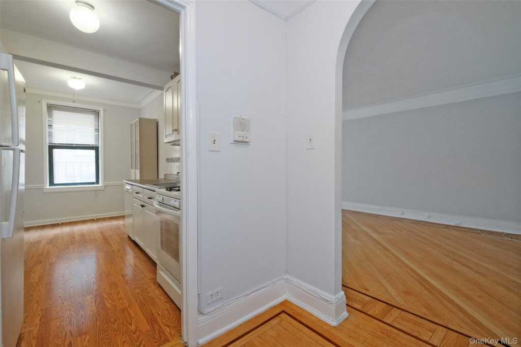 1 Broad Parkway, Unit #4L, White Plains, NY 10601 - Photo 16 of 22